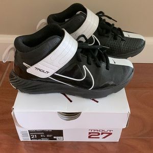 Nike Force Trout Turf cleats